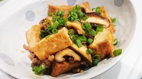 豚ひき肉と厚揚げとキノコの味噌炒め