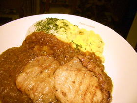 フルーツピュレカレーのとろとろたまごかけ