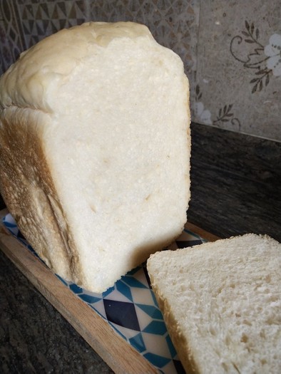 中力粉100%ふわふわ食パン（HB使用）の写真