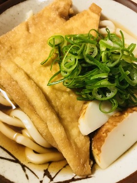 シンプル●めんつゆでいただくキツネうどん