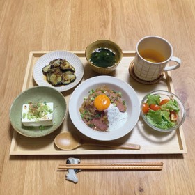ヨーグルトソースのローストビーフ丼