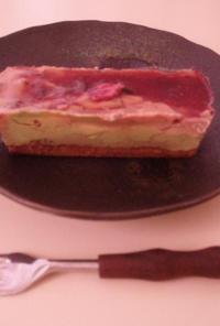桜と抹茶　2層のベークドチーズケーキ