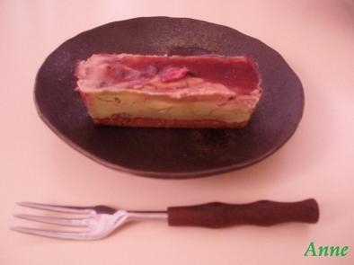 桜と抹茶　2層のベークドチーズケーキの写真