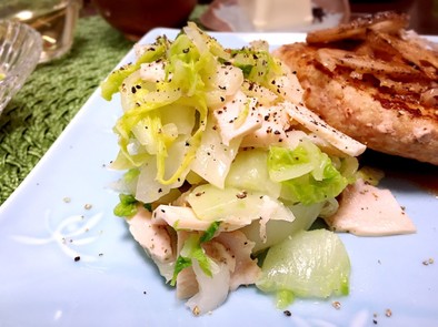 茹で白菜とサラダチキンのおかずサラダの写真