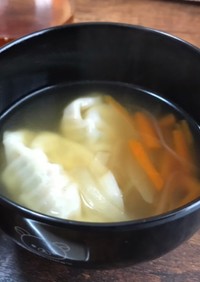 水餃子の中華風スープ