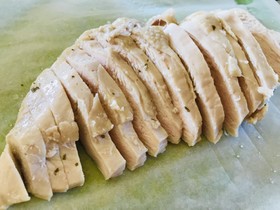レンジでしっとり☆鶏むね肉のサラダチキン