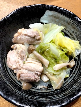 白菜たっぷり!鶏モモで無水鍋