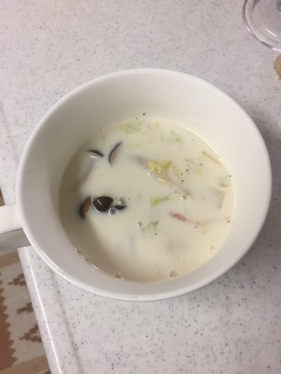 きのことキャベツの牛乳スープの写真