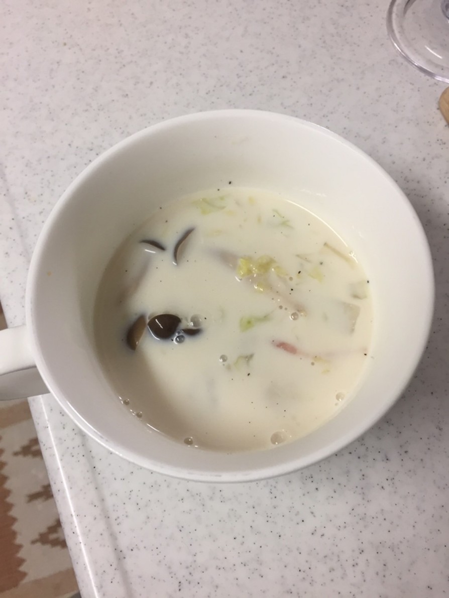 きのことキャベツの牛乳スープの画像