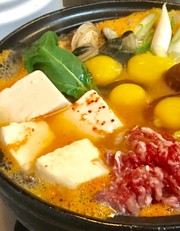 手作りコチュジャンで作る絶品スンドゥブ鍋の写真