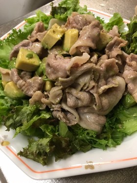 豚しゃぶとアボカドのサラダ
