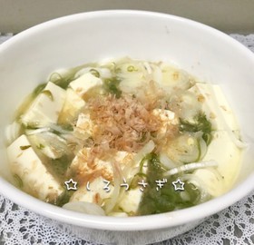 レンジだけ♪めかぶと柚子胡椒で簡単湯豆腐