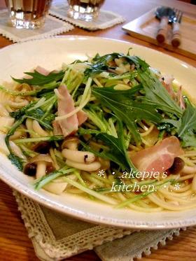 水菜とベーコンとキノコのスープパスタ♬♫