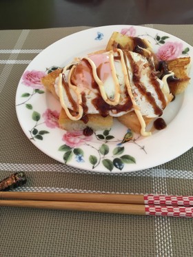 お好みソースとマヨのコロコロ目玉トースト