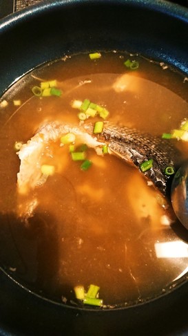 朝食べた干物の残った骨でお吸い物です♪