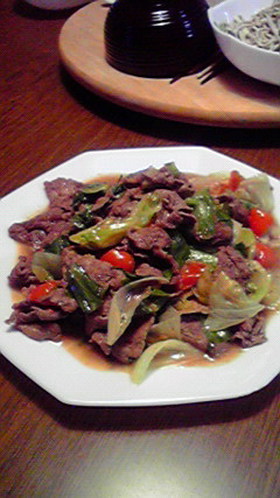 簡単スピード☆牛肉とレタスのマヨ炒め