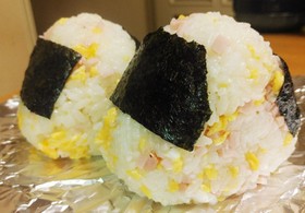 おかずおにぎり!ハムと炒り卵のおにぎり⭐