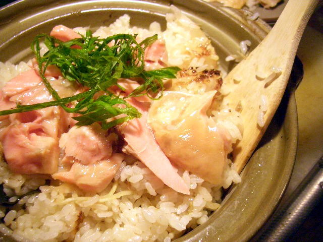 1人用土鍋で鮭釜飯の画像