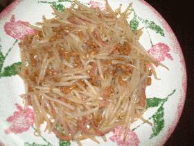 たっぷりもやしの納豆炒め