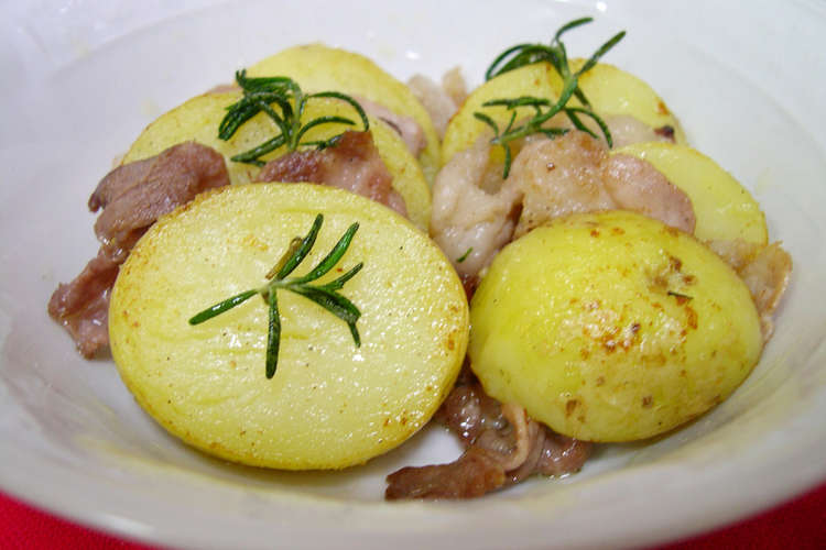 新じゃがいもと豚肉のローズマリー風味焼き レシピ 作り方 By はやみちゃん クックパッド 簡単おいしいみんなのレシピが349万品
