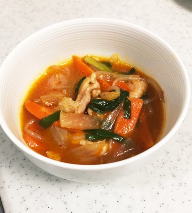 鶏とトッポギの韓国風スープの写真