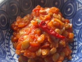 手作りトマトソースとレンズ豆の前菜♪