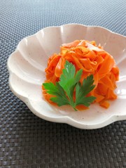 お弁当に★にんじんの簡単ナムルの写真