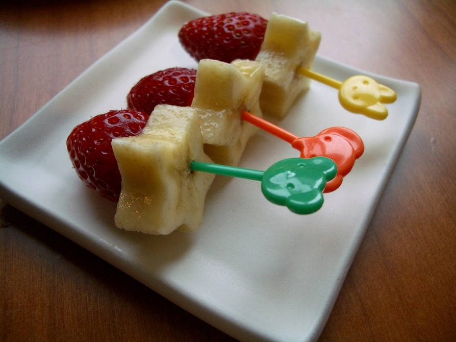 お弁当にも！子供が喜ぶ苺バナナスティックの画像