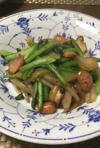 小松菜と粗挽きウインナーの炒め物