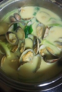 あさり貝とチンゲン菜のカレースープ