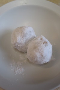米粉ときな粉のスノーボールクッキー