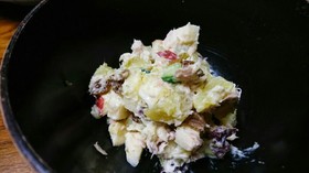 レーズン入りさつまいもとりんごのサラダ