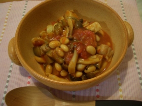 給食の大豆トマト煮