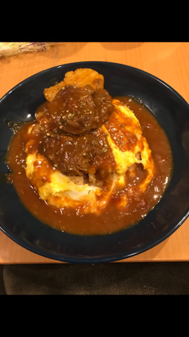 牛スネ肉のふわとろオムカレー