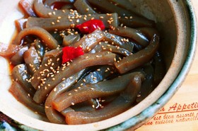 ガスを使わないレンジでチンする蒟蒻を金平