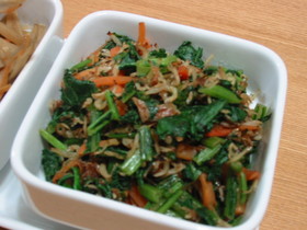 ご飯が進む!蕪の葉おかか炒め