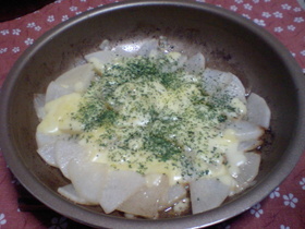 お手軽♪大根ととろけるチーズの炒め物