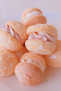 ☆人気検索10入りケーキ苺の手作りブッセ