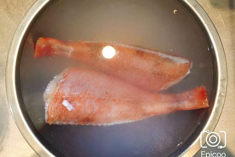 初心者さんも簡単 赤魚の霜降り 下処理 レシピ 作り方 By 新米幸せママ クックパッド 簡単おいしいみんなのレシピが361万品