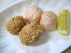 海老だんごのごま揚げ