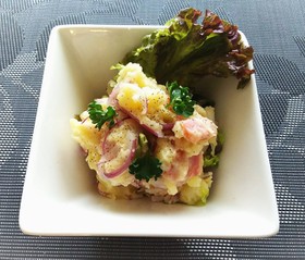 ベーコンと柴玉葱のポテトサラダ