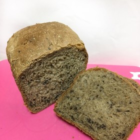 HBでもちふわ黒ゴマきな粉食パン
