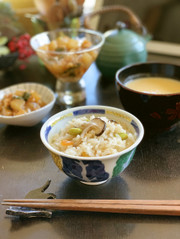炊き込みご飯の写真