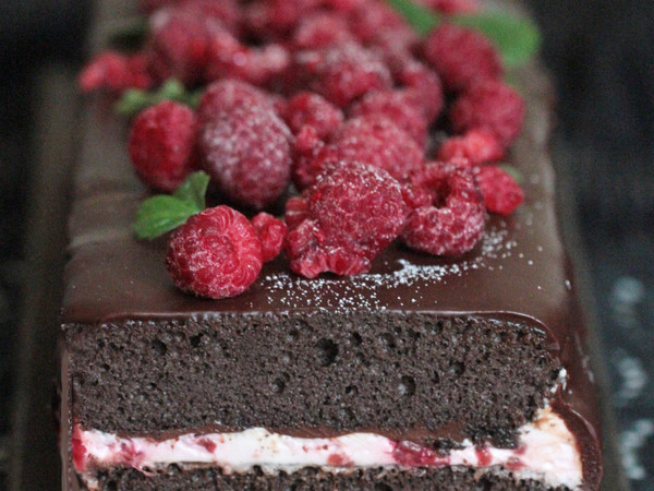 フランボワーズの生チョコケーキ