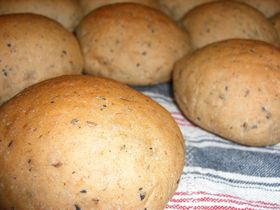 HBで♪ふわふわミニ黒豆きなこパン。