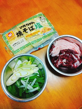 簡単♪イノシシ肉の塩焼きそば