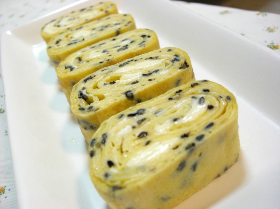 お弁当に♬黒ゴマとチーズの卵焼きの画像