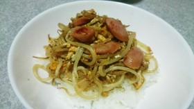 節約❗ウインナーもやし炒めの卵丼♪♪♪