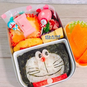 ドラえもんキャラ弁にin★どこでもドア★