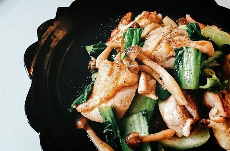 簡単薬膳☆塩麹鶏とチンゲン菜の炒めものの画像
